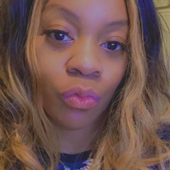Poshmark profile picture for @iman